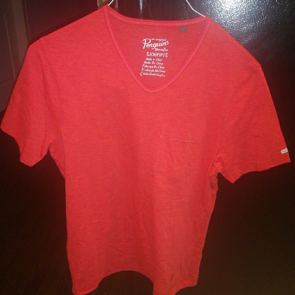 *3 FOR 1 SALE*🐧Original Peguin Bing V-Neck Shirts